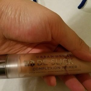 Urban decay De-Slick primer